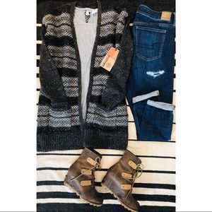Long knitted cardigan sweater
